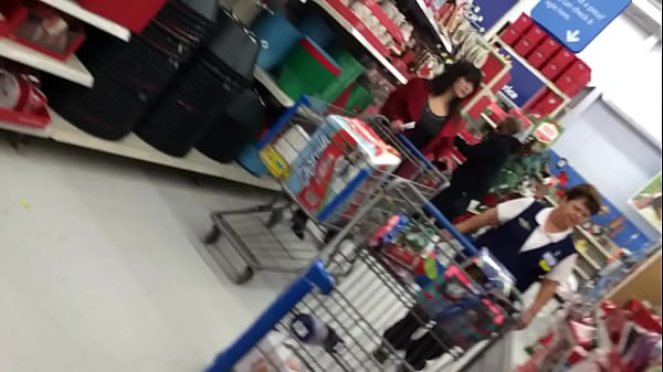 #1 Candid Mum Shopping