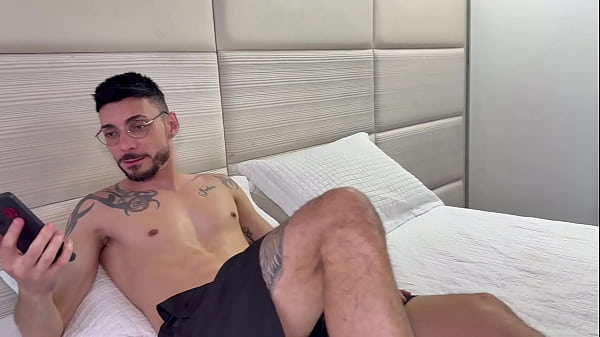 Pequena Anã Brasileira Fez Programa Com Dotado Em Seu Apartamento E Ela Foi Fodida Com Força