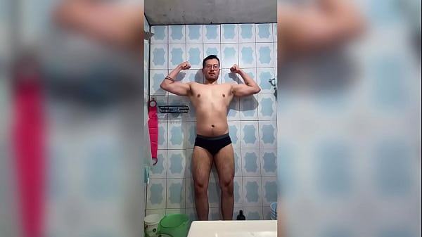 Hetero Musculoso Llega Del Gym Y Se Masturba Su Vergota
