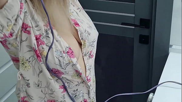 I Came To My Stepmother Bathroom, I Expose My Cock Near Her And Start Jerkoff, And She Ignore Me That Nothing Happened But She Shocked She Covet Look And Make Hand Work Me