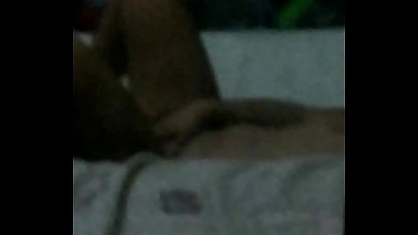 La Espio Por La Ventana Y Se Masturba No Se Da Cuenta