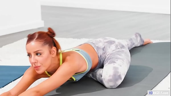 Stepmama And Doing Yoga Together - Ryan Keely, Vanna Bardot