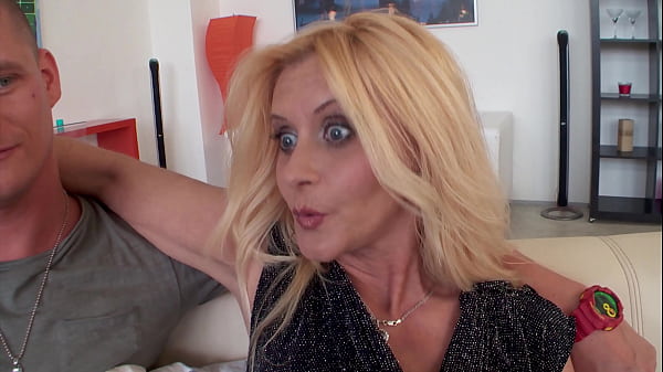 Older Housewife Scarlet Mika Gets Impregnated By A Black Stud DTW2743