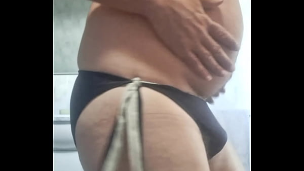 Yequis Se Prueba El Bikini Para Hacerse Una Paja