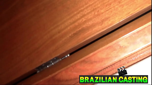 Patrao Tomando Banho Dei Uma Espiada Nossa E Fiquei A Vontade Fiz Patrao Feliz Meteu Sua Rola Na Minha Bucetinha Apertadinha E Ganhei Aumento E Gozo Na Buceta.
