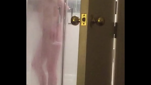 Spying Young-babe In Shower