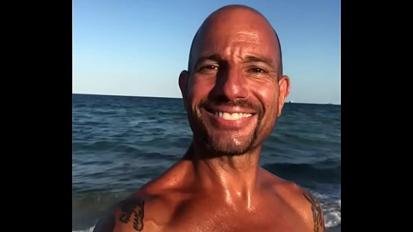 Maxxx Loadz The Happy Beach Physique Pornstar