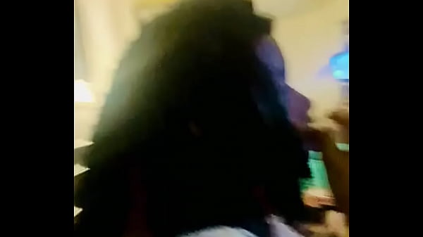 Fill Shaft In Her Muzzle While She Rolls Up! Bfreakl06