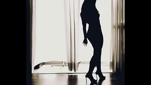 Essa é A Minha Hotwife Que Levei Na Balada Para Sambar Nas Rolas
