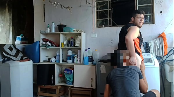 Prévia Vizinho Dotado Me Pegou Desprevinido E Me Fodeu Ali No Quintal Sem Camisinha (COMPLETO)