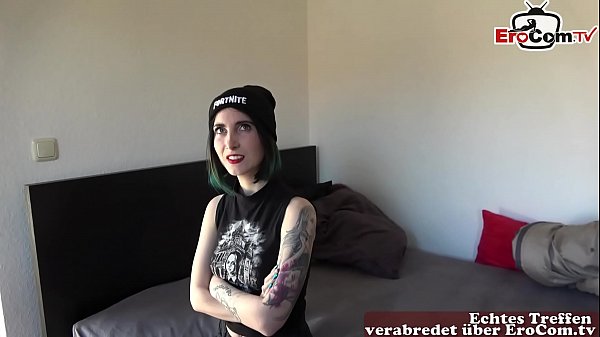 Deutsche Punk Cutie WG Mitbewohnerin Zum Sex Genötigt