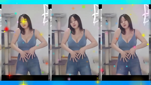Curvy Korean Chick Dancing