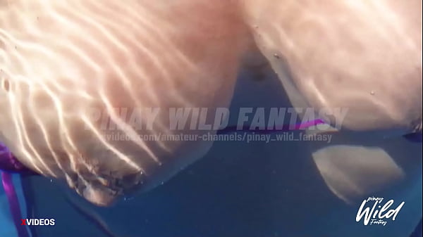 Big-breasted Pinay Pinakita Ang Kanyang Malaking Suso Habang Nasa Pool