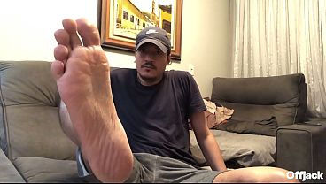 Boy Lifts His Toes To The Camera – Soft Male Tootsies And Toe Flexing
