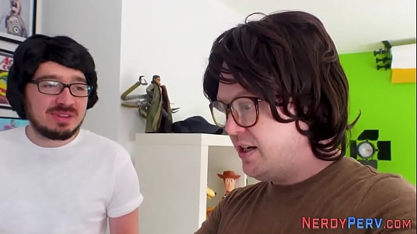 Buxom Newbie Worshipping Nerds Prick