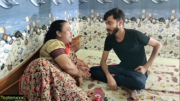 Bengali Sexy Bhabhi Vs Youthful Indian Boy!! First Homemade Sex!
