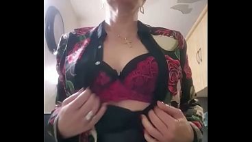 Coucou Toi Viens Découvrir Une Hotwife Seasoned Cochonne Qui Aime Le Sexe
