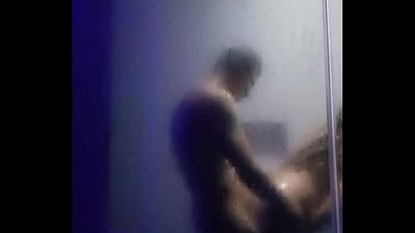 Cogiendo En Regadera Se Me Resbaló La Verga Hay Que Rico