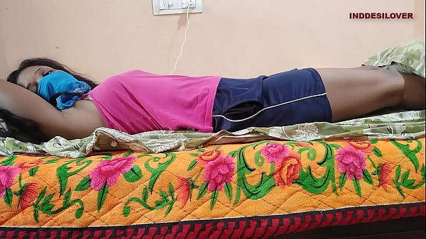पत्नी सेक्स वीडियो बनाकर पति को उत्तेजित करती है