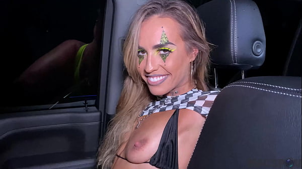 PAWG Kelsi Monroe Dresses Up For A Spooky Halloween And Gets Rammed Outdoors At Night