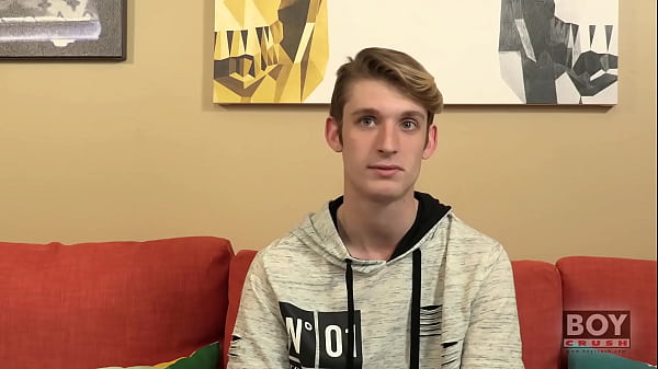 Handsome Twink Chris Tucker Gratifies His Huge Cock