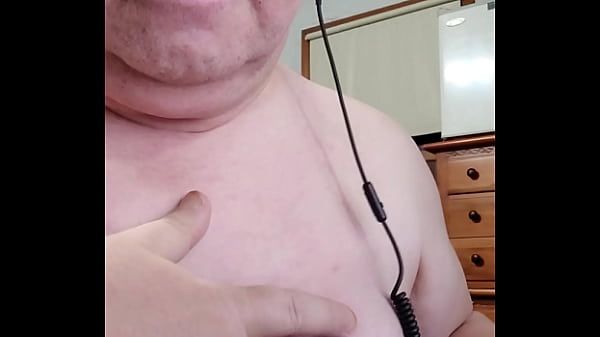 Older Thick Guy Loves Pumping His Super-sensitive Buds