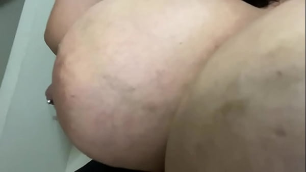 Caiu Na Net - Safada Se Exibe Pro Tatuador Depois Mama Ele No Beco -Mary Jhuana