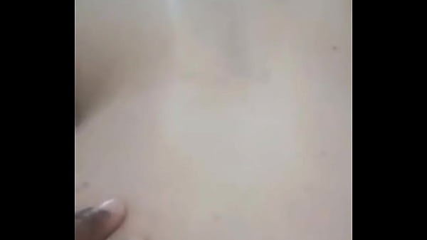 Troca De Casais Com O Macho Arregaçando O Cu Da Minha Mulher Com Os Dedos, Depois Ele Gozou Dentro