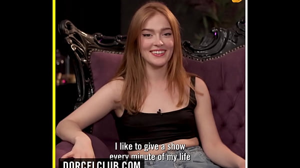 INTERVIEW - Jia Lissa Sing Her Song And Playing The Ukulele
