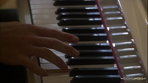 The Piano Maestro Plays His Ladys Honeypot Like A Simple Tune