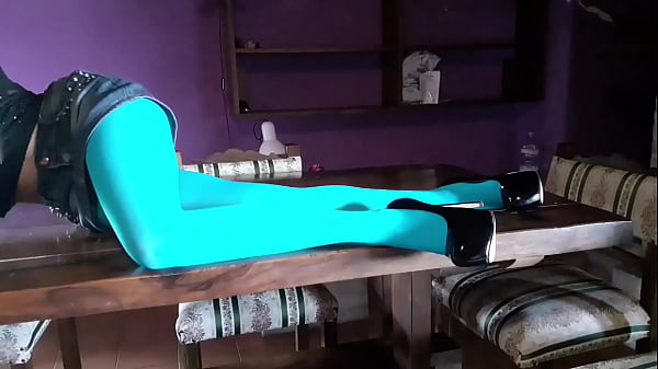 Laura On Heels Unscripted 2021 Wearing Ravishing Pantyhose And High Heels On A Table