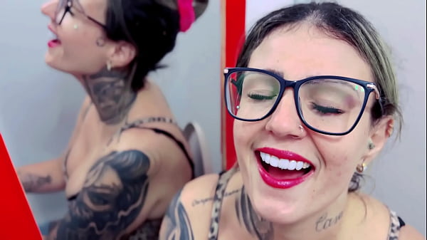Ela Me Chamou Para Dentro Do Banheiro Unissex Do Restaurante E Fudemos Muito Ali Mesmo (sexo Em Público)