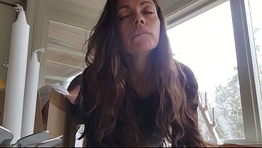 Smoking-hot Mom Gets Her Honeypot And Booty Stretched By A Dildo Worked By The Delivery Guy