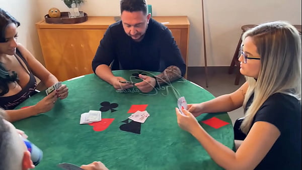Chamamos Um Casal De Amigos Para Uma Noite De Jogos , Mas A Verdadeira Intenção Era Fazer Troca De Casal!!