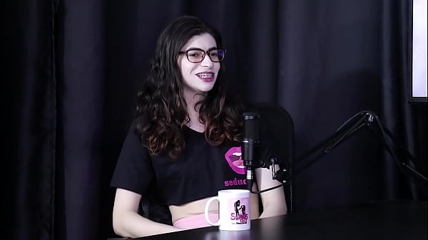 Fez Um Fill De Fotos Escondendo O Pau E Um Homem Gostou, E Apesar De Tímida, Na Internet Faz O Que Quer - Yumi Trap (Transsexual) (SHEER/RED)
