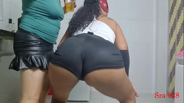 Apresentando Minha Amiga Mirela Balançando Sua Raba Ao Som De Funk E Mamando Dotado