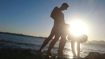 Public Beach Sex And Caught On Cam Screwing Busty Babe
