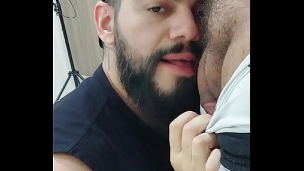 CHUPANDO O URSO