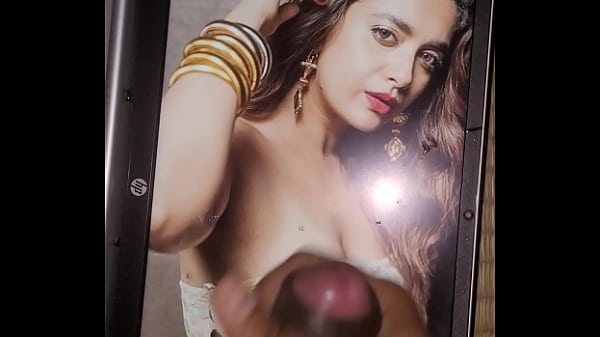 Actress Keerthi Suresh Load Tribute