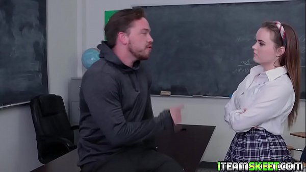 Sweet River Fox Gets Her Narrow Pussy Eaten!