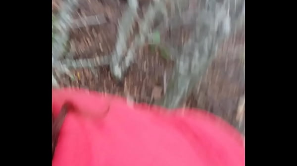 Mi Amiga Me La Chupa En El Monte
