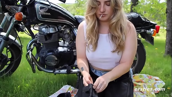 Orgasm Picnic With Biker Honey Jessica