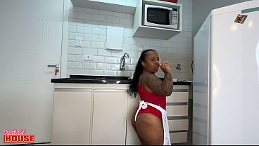 Essa Anã Safada Liberou Todos Os Buracos E Fez Butt Sex Com O Cara De Pau Grande Na Suruba