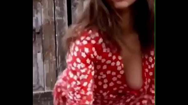 Taurus Females : Ana De Armas - Slow Motion Dance Without Bra And Panties