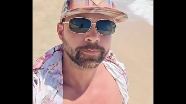 Last Stroll On The Beach And Now Time To Go Home ?I'm Looking To Get Some Colabs Booked In Over The Summer.Gay, Strai...