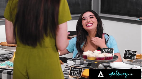 GIRLSWAY - Desperate Mom Motivates Stepbae Chloe Surreal Under Table While She's Selling Pastries