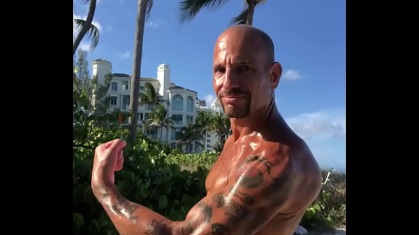 MAXXX LOADZ FLEXING