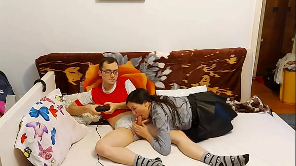 Blazing College Babe Beguiles Her Nerdy Classmate While Playing Videogames, And Ended In Extreme Hardcore Pounding