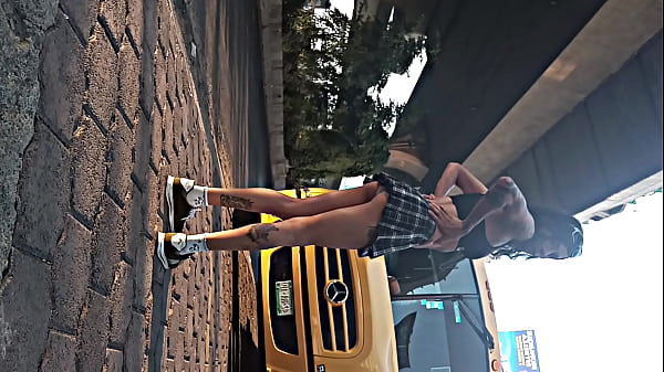 Travesti Pidiendo Aventon En La Carretera EXHIBIT, Violetta Pigtails