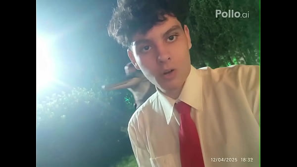 Garoto Levado Levando Jacarezada Na Cara
